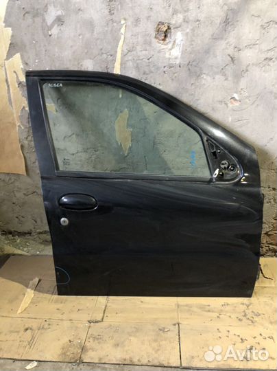 Передняя правая дверь Fiat Albea