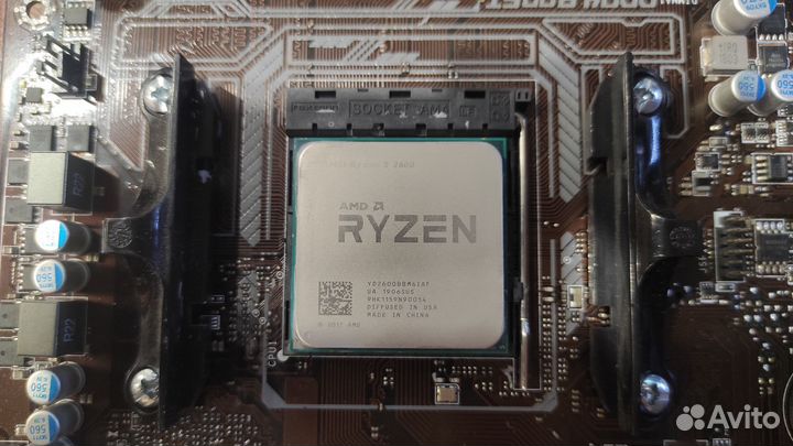 Материнская плата с процессором