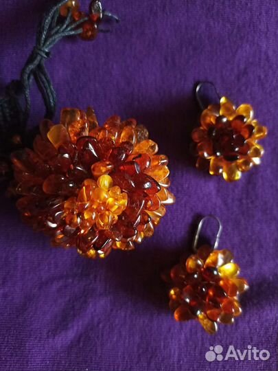 Янтарные украшения