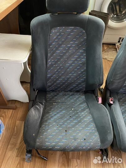 Кресла переднии Corolla Levin