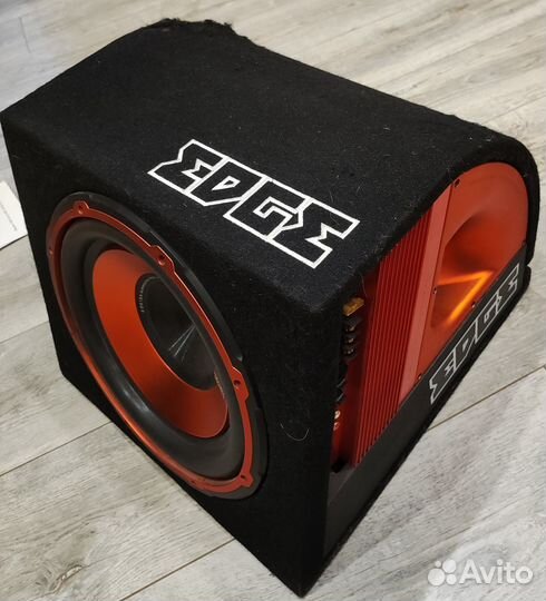 Активный сабвуфер