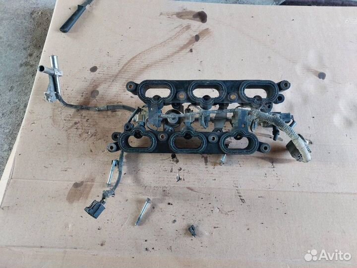 Форсунки в сборе с коллектором Jaguar S-Type 2007