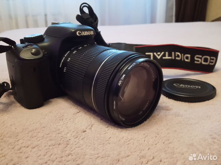 Зеркальный фотоаппарат Canon 550D