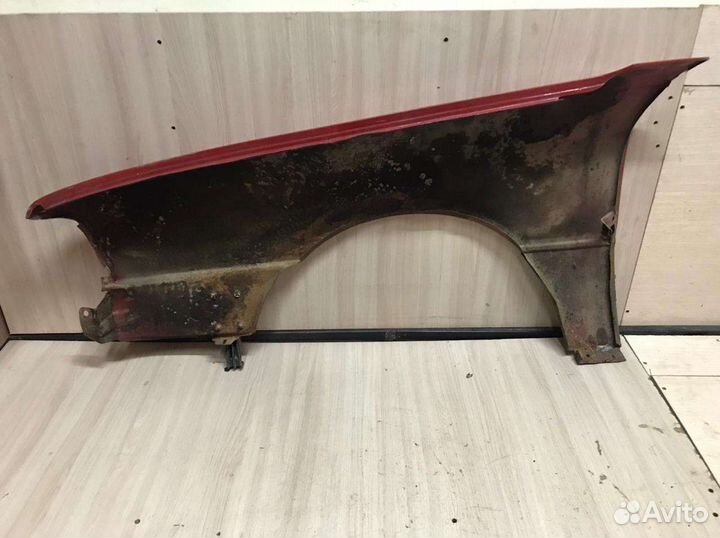 Крыло передние правое audi 80 b3