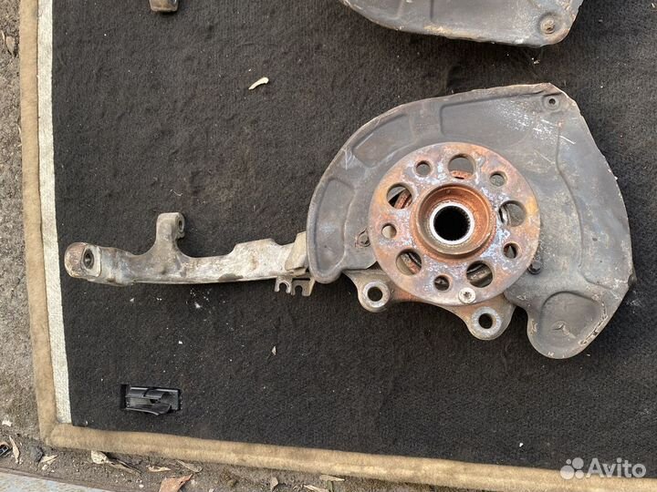 Поворотный кулак Mercedes 221 4matic