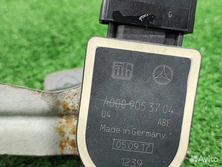 Датчик положения кузова правый Mercedes-Benz