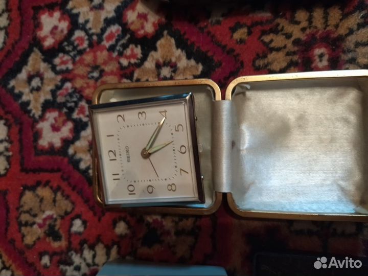 Часы будильник Seiko