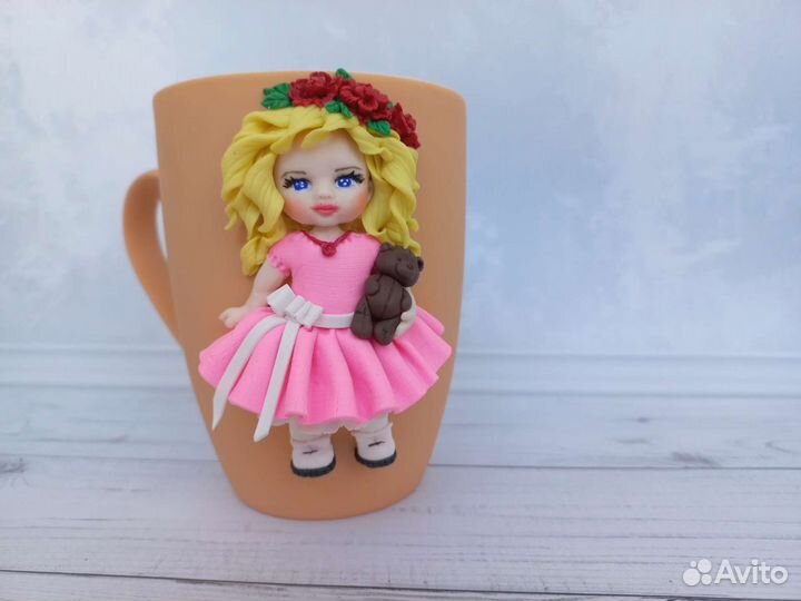 Кружка с декором из полимерной глины