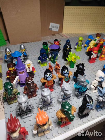 Lego минифигурки онигинал