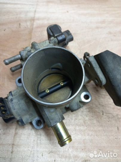 Заслонка дроссельная Toyota Rav4 ZCA26W 1zzfe