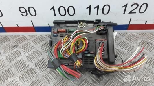 Блок предохранителей peugeot 406 (3ST13M101)