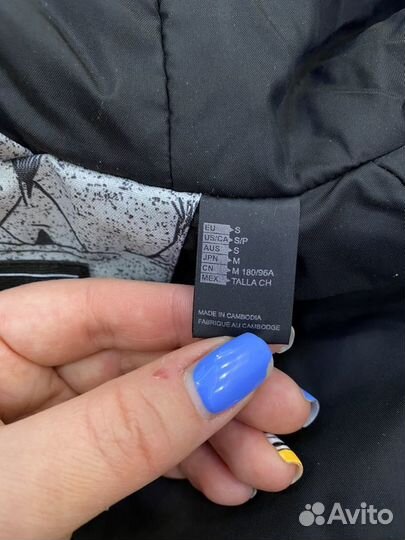 Горнолыжная или сноубордическая куртка