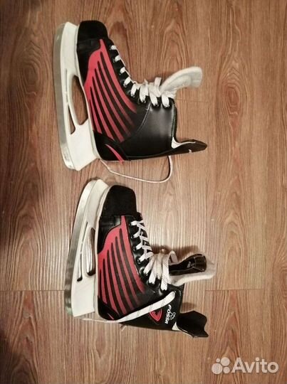 Коньки хоккейные