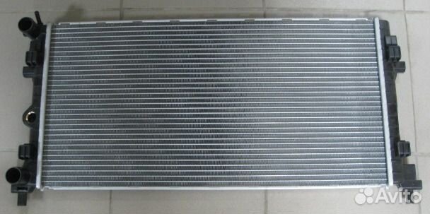 Радиатор двигателя Polo sedan/Rapid Fabia 2010