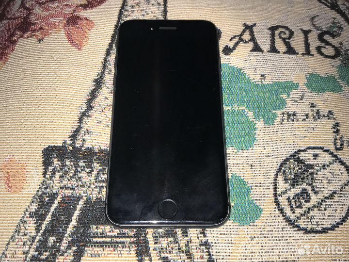 Телефон iPhone 8 64 gb