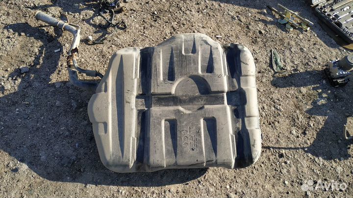 Бак топливный, бензобак Хонда Цивик 8 4D