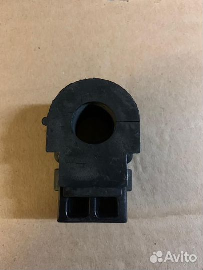 Втулки переднего стабилизатора Nissan 54613-JD03A