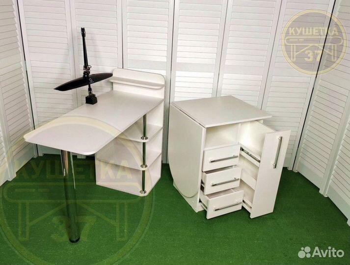 Маникюрный стол складной