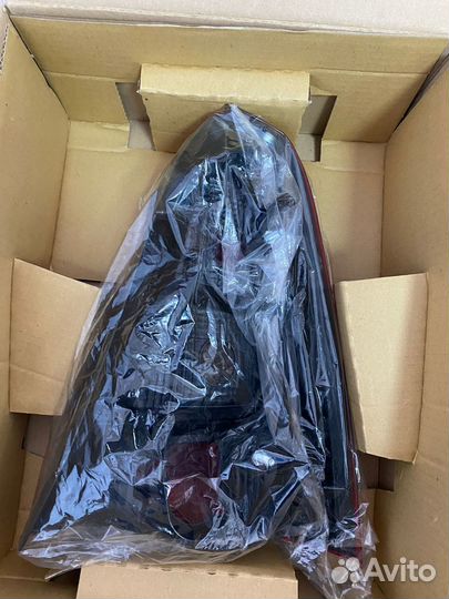 Задний фонарь внешний правый Renault Logan