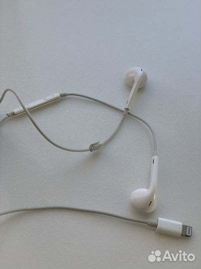 Наушники apple