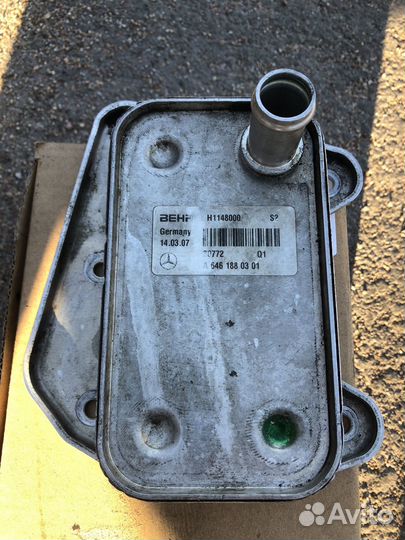 Радиатор масляный Mercedes-Benz