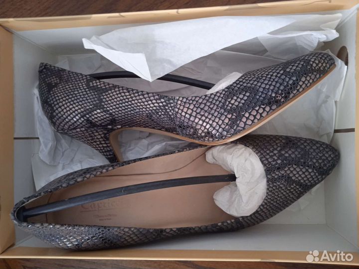Продаю обувь, женская, размер 39-40
