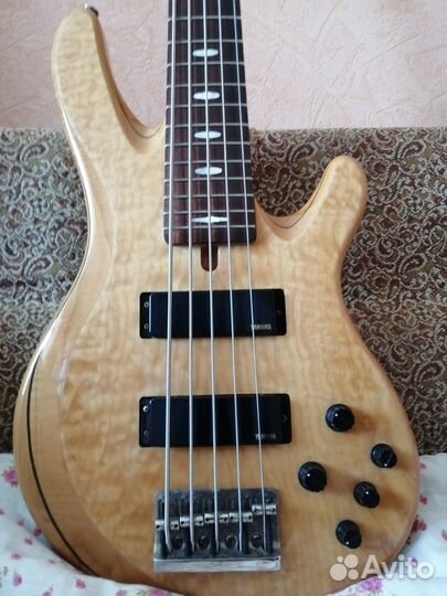 Бас гитара Yamaha TRB1005