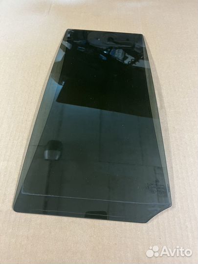 Форточка задней левой двери VW Touran 1T