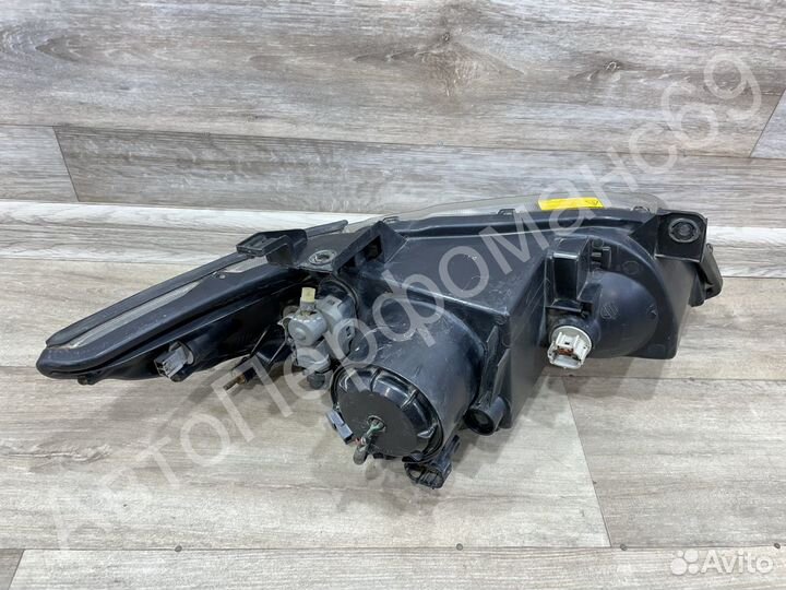 Фара левая правая Infiniti FX35 FX45 (2002-2009)