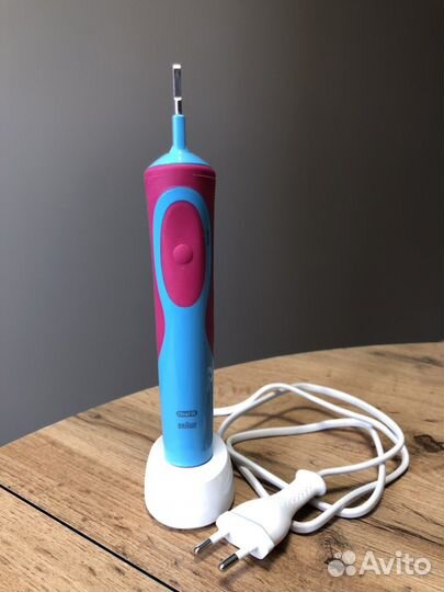 Детская электрическая Зубная щетка / Braun oral b