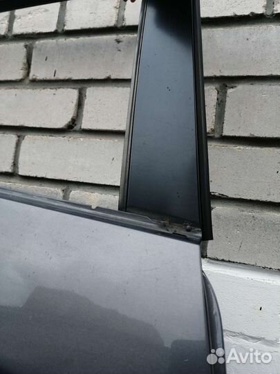 Дверь и стекло зад правой двери Mazda 3 BK хэтч