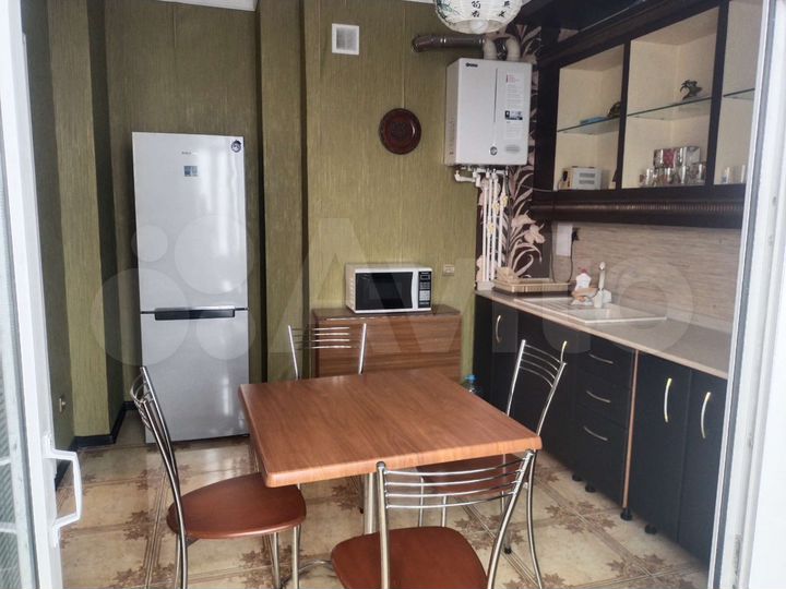 Комната 70 м² в 2-к., 1/4 эт.