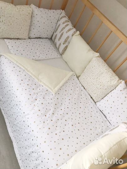 Комплект в кроватку новый