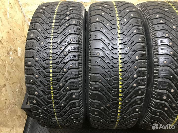 Goodyear UltraGrip 500 215/60 R16 99T