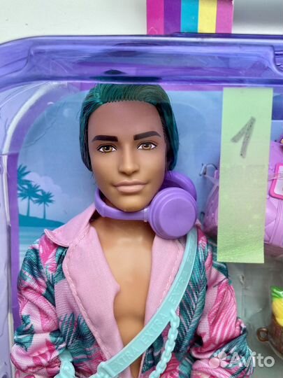 Barbie Ken Extra Fly - Кен с зелёными прядями