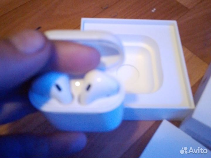 Наушнеки AirPods