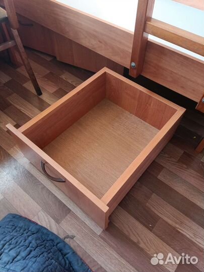 Детская кровать двухъярусная с лестницей