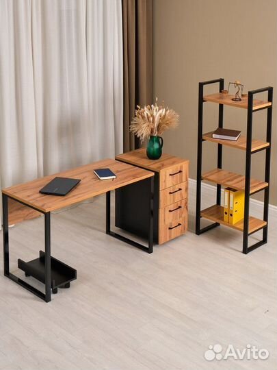 Письменный стол для школьника / Стол с ящиками