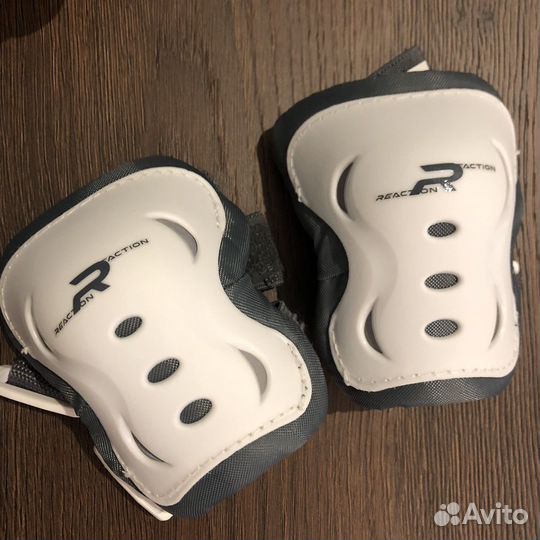 Защита доя роликов на локти Reaction M