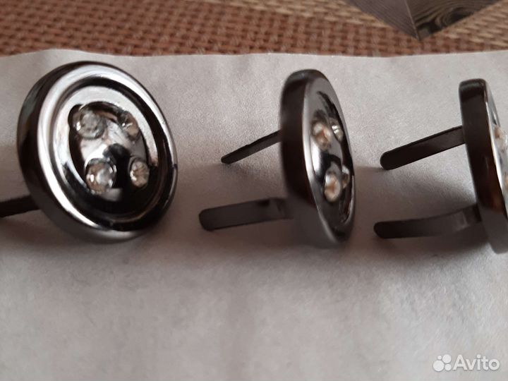 Швейная фурнитура,пуговицы,ц за шт