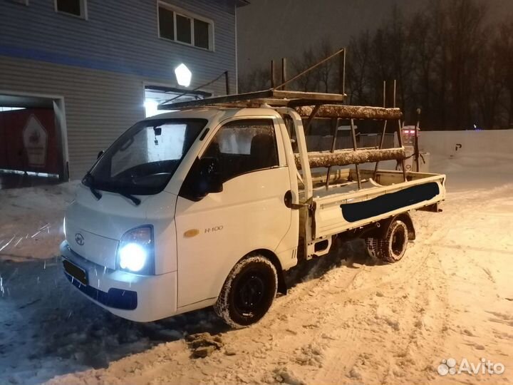 Грузо перевозки, установлена пирамида