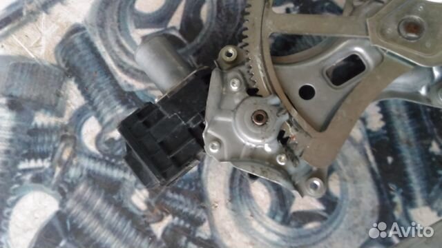 Стеклоподъемник электрический передний левый