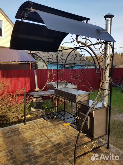 Мангал с крышей