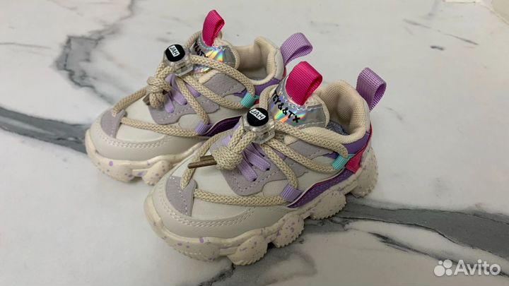 Кроссовки для девочки новые 22 размер