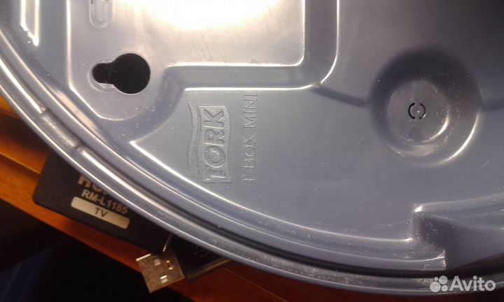 Диспенсер держатель для бумагиT-Box mini с ключами