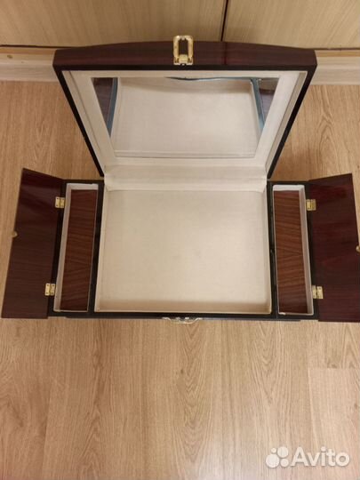 Шкатулка для украшений