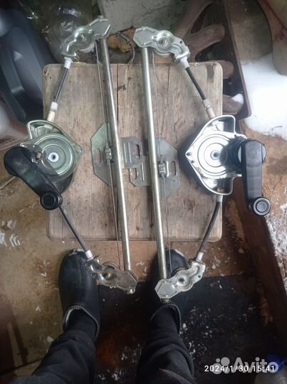 Механические стеклоподьеники