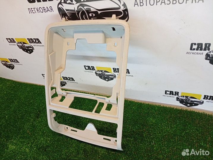 Накладка плафона внутреннего освещения