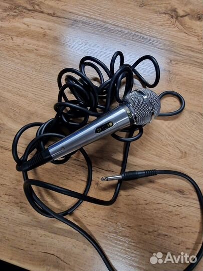 Динамические микрофоны для караоке LG, Panasonic