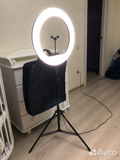 Кольцевая лампа 45 см со штативом